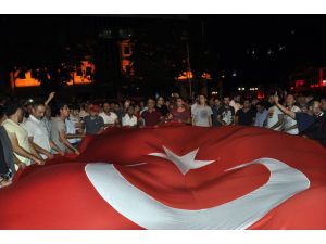 İstanbul ve Ankara'daki askeri kalkışmaya tepkiler