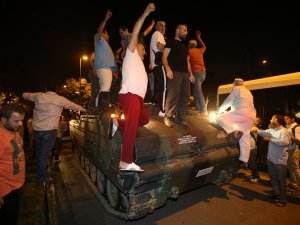 FETÖ'nün darbe girişimine dünyadan tepkiler
