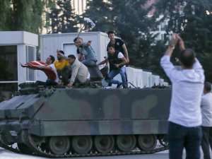 İstanbul ve Ankara'da FETÖ'den darbe girişimi