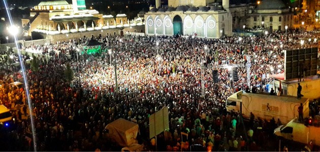 Onbinler Mevlana Meydanı'nda Toplandı