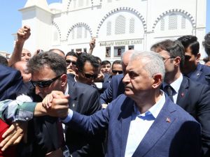 Demokrasi şehitleri son yolculuklarına uğurlanıyor