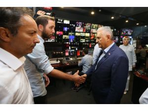Başbakan Yıldırım'dan TRT'ye "Geçmiş olsun" ziyareti