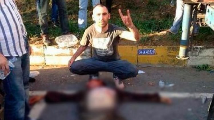 Bahçeli'den 'bozkurt'lu poza sert tepki