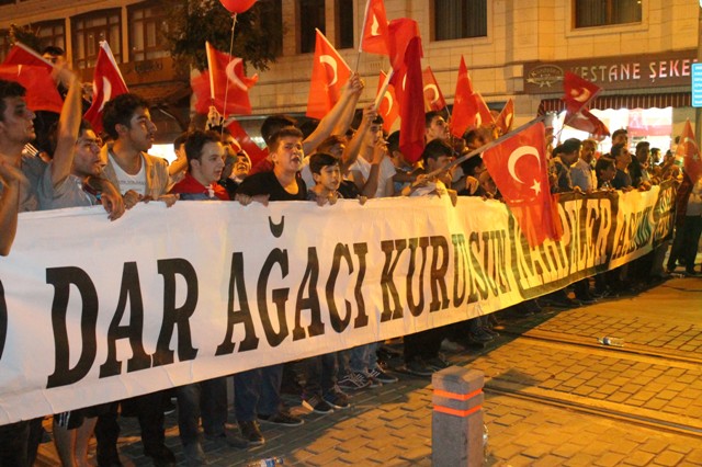 Konya'da darbe girişimine tepki