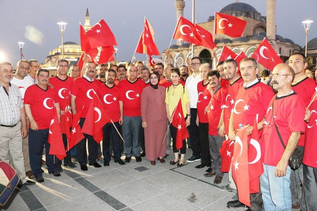 Esnaf odalarından demokrasi yürüyüşü