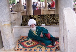 Nasreddin Hoca'ya saygı bu mu!