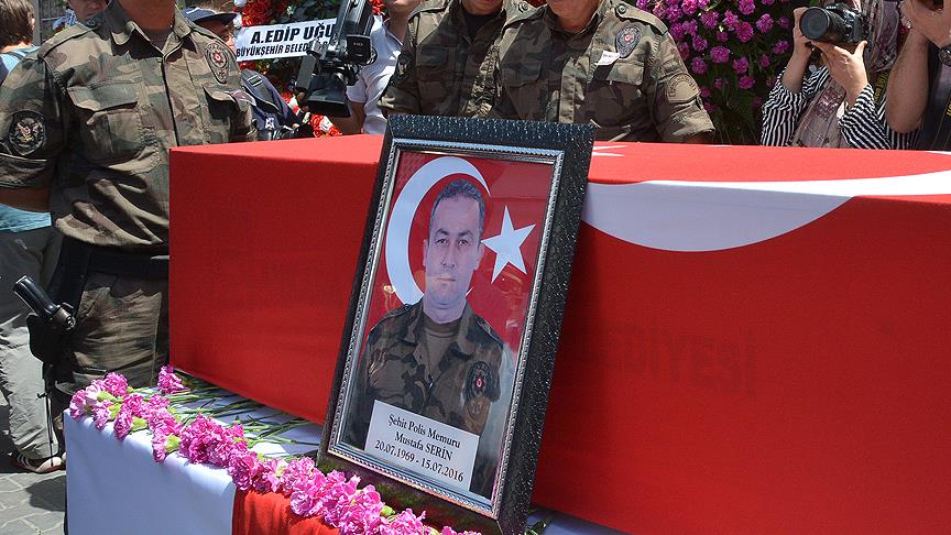 Hasta yatağında, şehit düştüğünü bilmediği babasının aramasını bekliyor