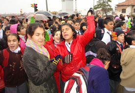 Ereğli'de öğrenciler yol kapattı