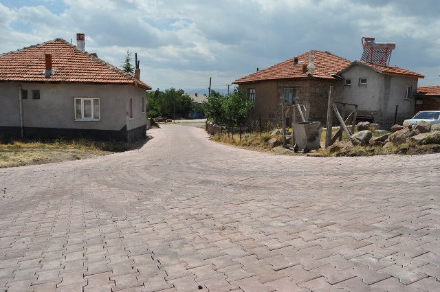 Seydişehir'de kilitli parke taşı çalışmaları