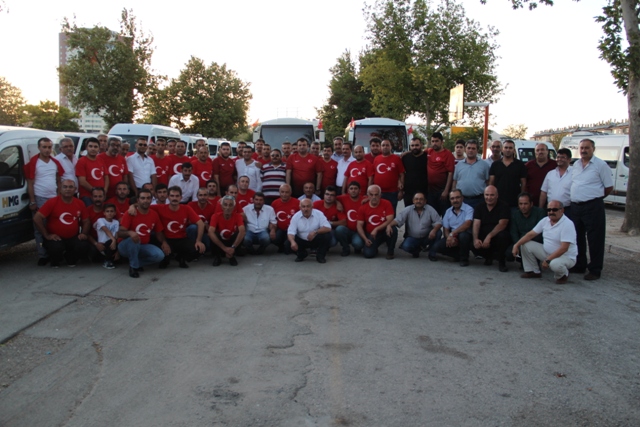 Yolcu taşımacılığı şirketleri demokrasi konvoyu yaptı
