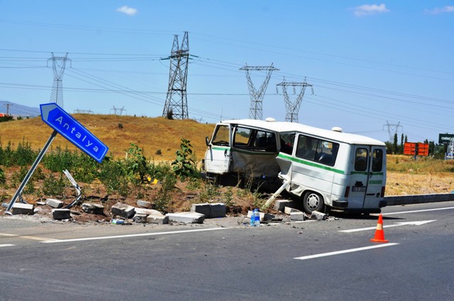Seydişehir'de trafik kazası: 2 yaralı