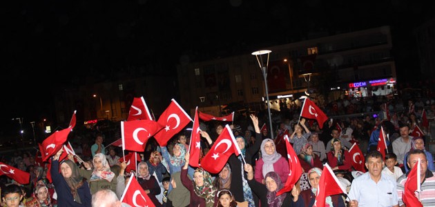 Karapınar'da demokrasi nöbeti sürüyor