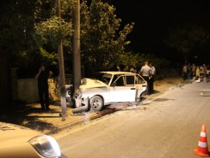 Konya'da otomobil direğe çarptı: 1 ölü, 3 yaralı