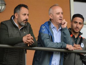 Yöneticiler Hollanda kampında