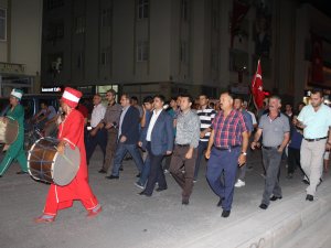 Karapınar'da demokrasi nöbeti sürüyor