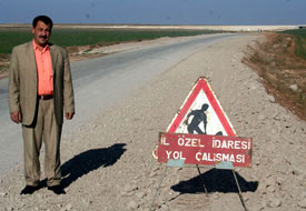 Karatepe yolunda çalışma sürüyor