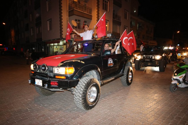 Beyşehir’de “Demokrasi konvoyu”