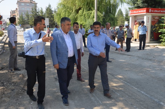 Başkan Özgüven, asfalt çalışmalarını inceledi