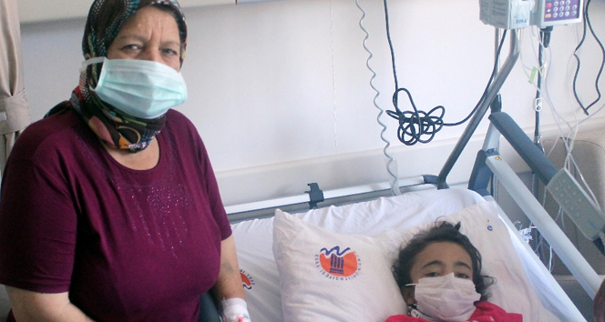 Böbreğini küçük kızına verdi