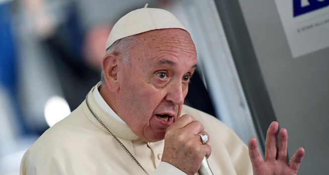 Papa: 'İslamiyet’i şiddetle tanımlamak doğru değil'