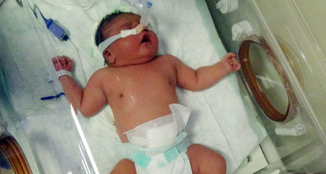 Tam 5 kilo 750 gram doğdu