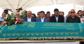 Davutoğlu'na Yaklaşıp Ölümle Tehdit Etti