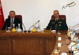 YAŞ'ta neden İHRAÇ edildiler?