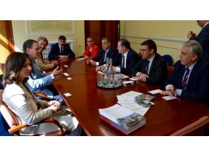 TBMM Dışişleri Komisyonu heyeti Londra'da