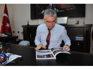 AA'nın "Dakika Dakika FETÖ'nün Darbe Girişimi" kitabına yoğun ilgi