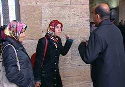 Anıtkabir'e TÜRBANLI giremez!