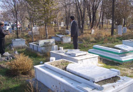 Akşehir'de Şehit Mezarlarına Restorasyon