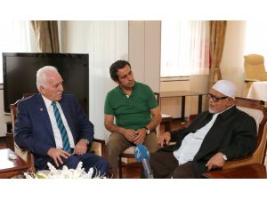 "Durgun suyun altında balıktan fazla timsah varmış"