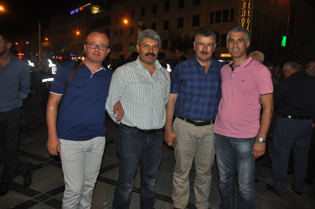 Ziraatcılar demokrasi nöbetindeler