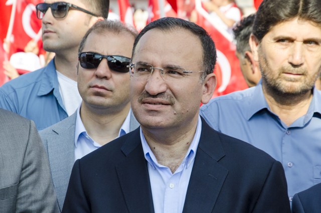 Konya'da "Demokrasi ve Şehitler Mitingi"
