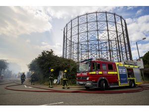 Londra'nın güneyindeki yangın