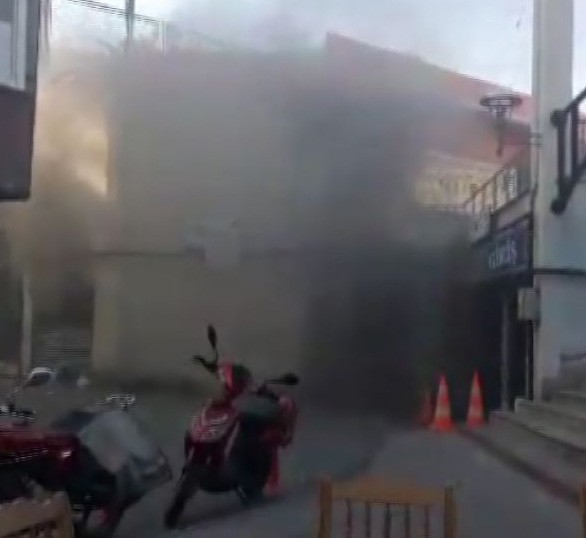 Aksaray’da patlayan trafo paniğe neden oldu