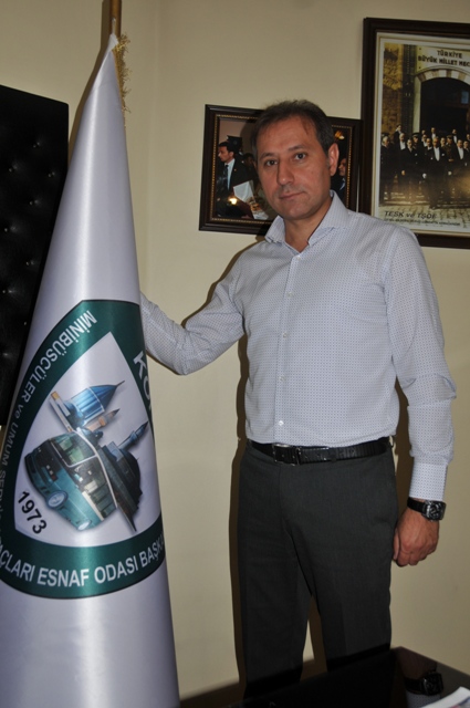 Minibüsçülerden Demokrasi şehitlerine yardım