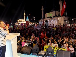 Akyürek: Başkomutanımız Gibi Dik Duracağız