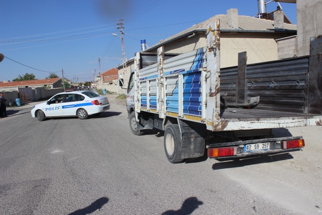 Kamyonetle çarpışan motosikletin sürücüsü öldü