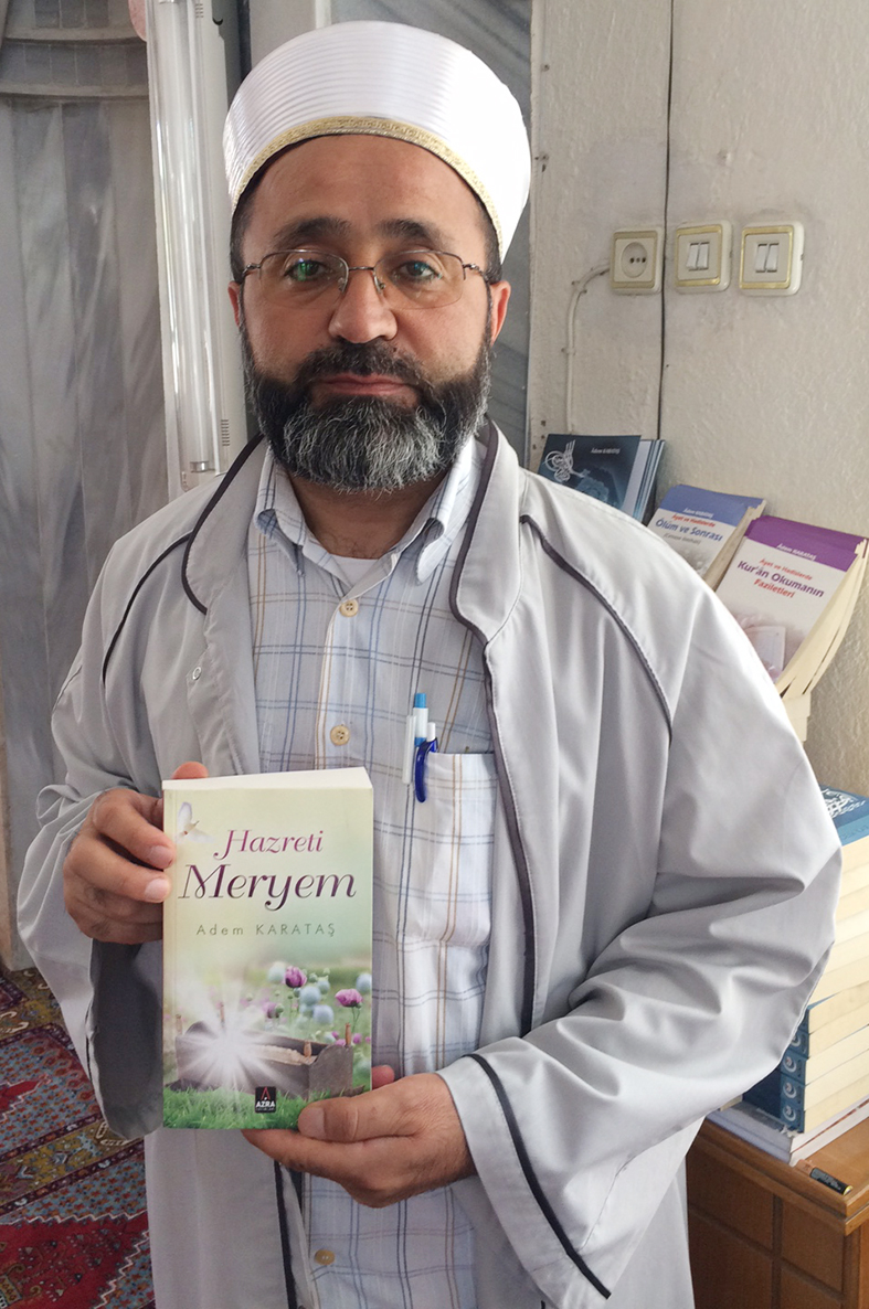 Adem Karataş'tan, 6 farklı dilde Hz. Meryem kitabı!