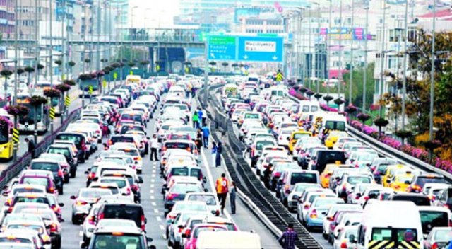 Milyonlarca araç sahiplerine müjde! Düştükçe düşüyor