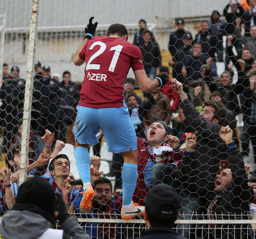 Özer Hurmacı sürprizi