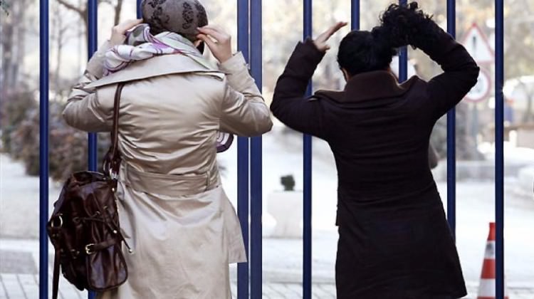 Kanada'da başörtülü kadın hukuk mücadelesini kazandı