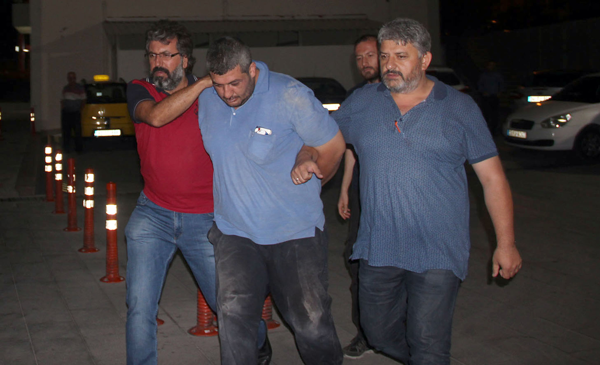 Konya'da yakalanan Darbeci askerlerin silahları  bakın nereden çıktı?