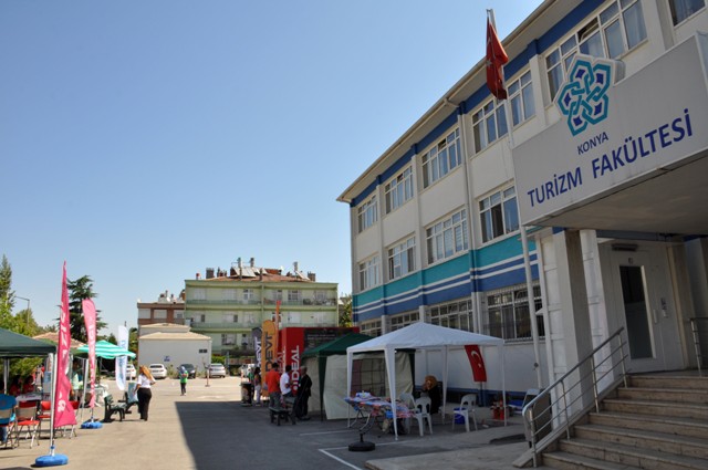 NEÜ tüm illerden öğrenci aldı