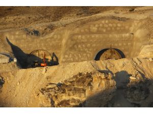 Bölünmüş yol inşaatında "kuş cenneti" hassasiyeti