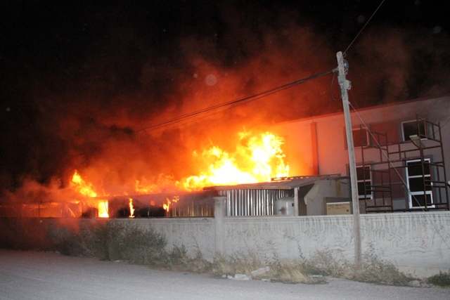 Konya'da mobilya fabrikasında yangın