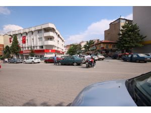 70 yaşındaki emekliyi dolandırılmaktan oğlu ve torunu kurtardı