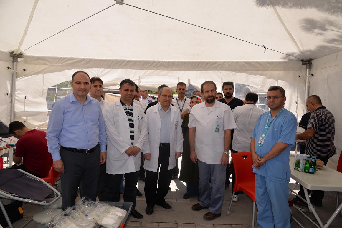 Sağlıkçıların kan bağışı