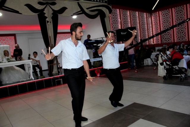 Seydişehir'de 35 yıldır düğünleri şenlendiriyor